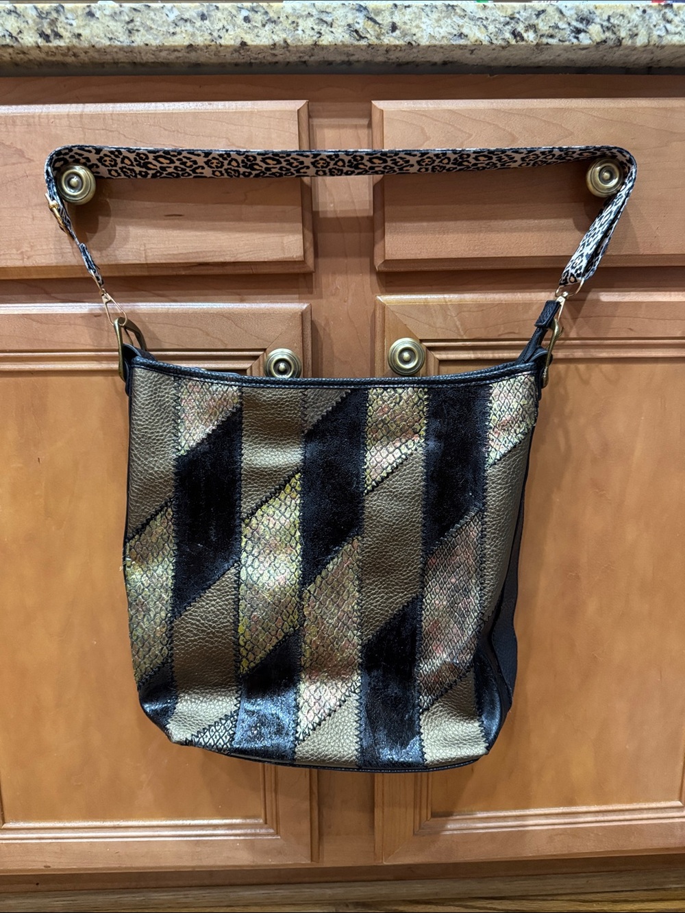 Leopard Strap Metallic Gold & Black Patterned Women's Shoulder Bag